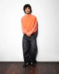 Scrubbed Crewneck, Black